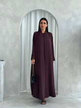 Mahra in Burgundy