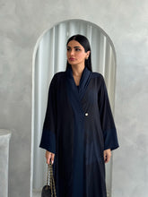 Jana in Black Navy