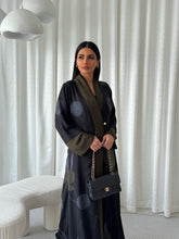 Jana in Black Olive