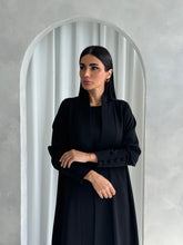 Yara in Black
