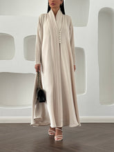Lama in Beige