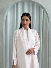 Mahra in Pink