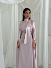 Shaikha in Mauve