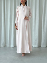 Mahra in Pink