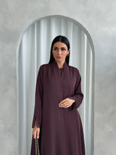 Mahra in Burgundy