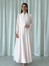 Mahra in Pink
