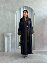 Jana in Black Olive