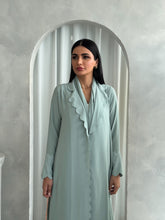 Amna in Sage