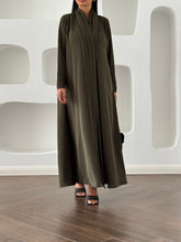 Lama in Olive