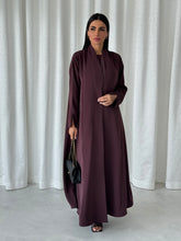 Mahra in Burgundy
