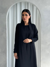 Yara in Black