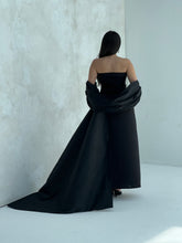 Show-stopper Black