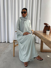 Essential Set in Mint