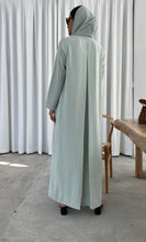 Essential Set in Mint